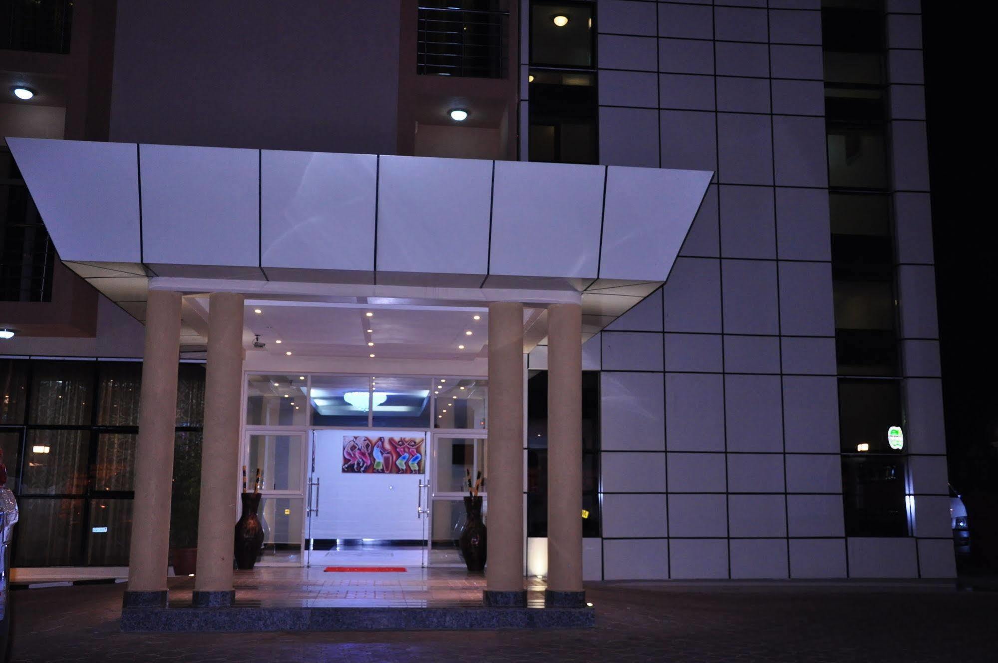 Great Seasons Hotel Kigali Esterno foto
