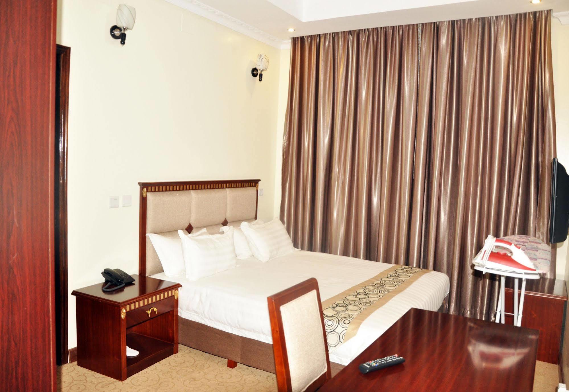 Great Seasons Hotel Kigali Esterno foto